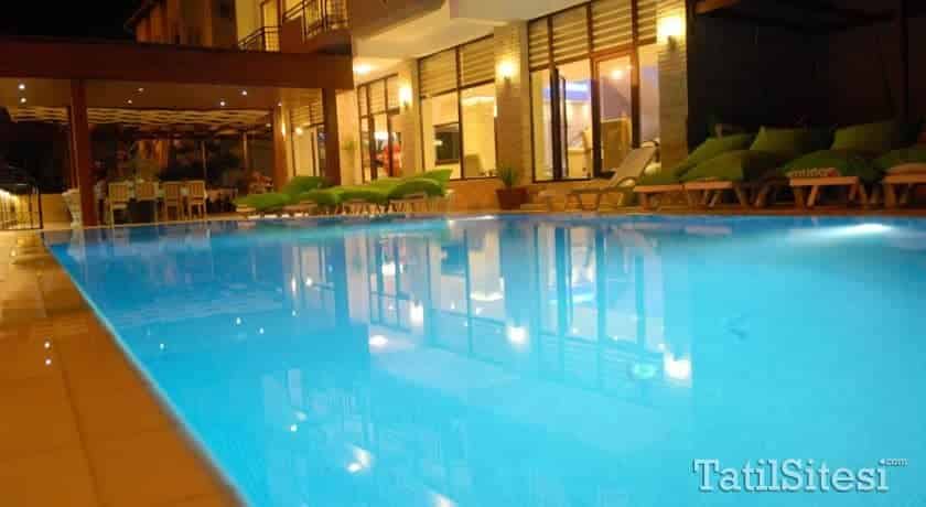 Koz Eliba Otel Çeşme